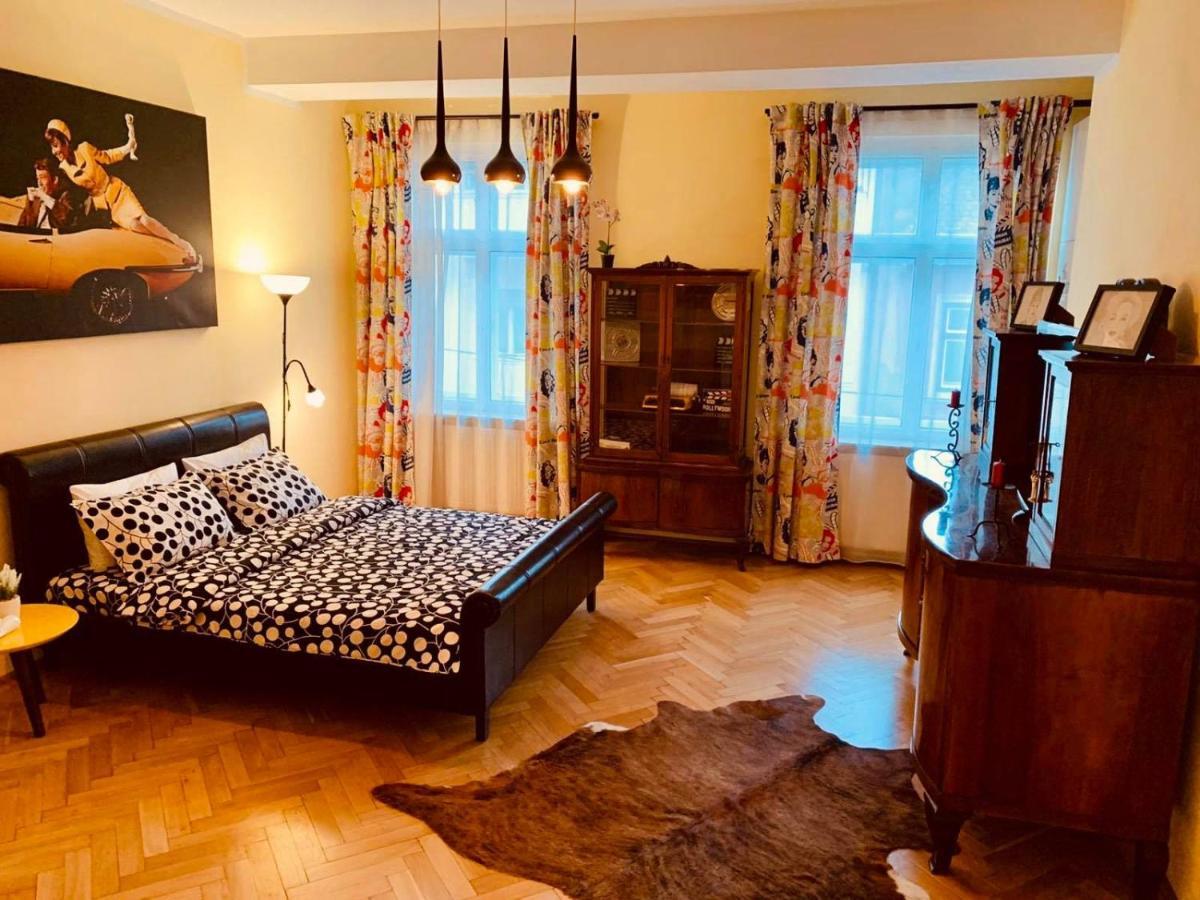 Cinematheque Ultracentral Apartment Сібіу Екстер'єр фото